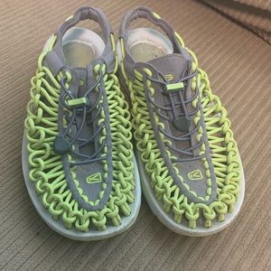 Keen Uneek size 8